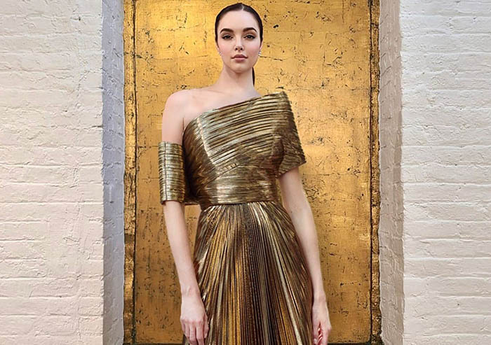 Gold metallic plissé structured top with matching gold sunray plissé maxi skirt, SemSem’s Autumn/Winter 2024 Collection.